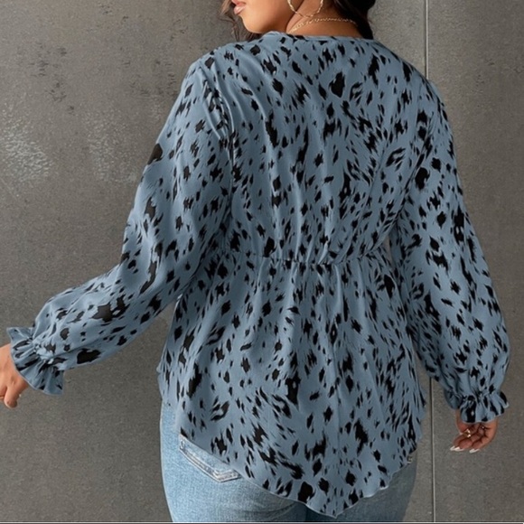 Plus Boho Cream Leopard Print Surplice Peplum Top - Picture 9 of 12